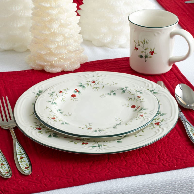Pfaltzgraff Winterberry Salad Plates (8-Inch, Set Of 4), Green - Image 4
